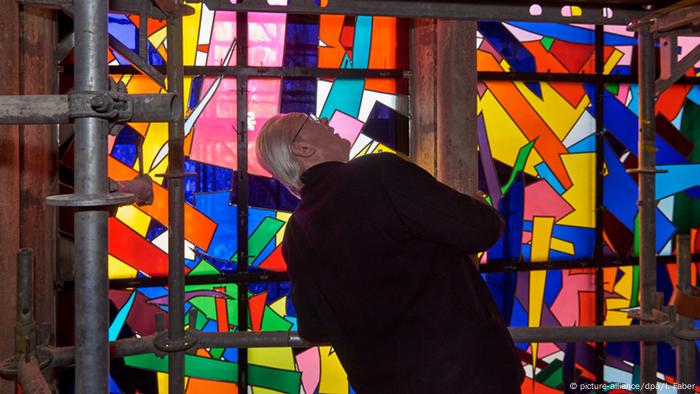 Vitrales de Imi Knoebel en Reims. (picture-alliance/dpa/I. Faber)