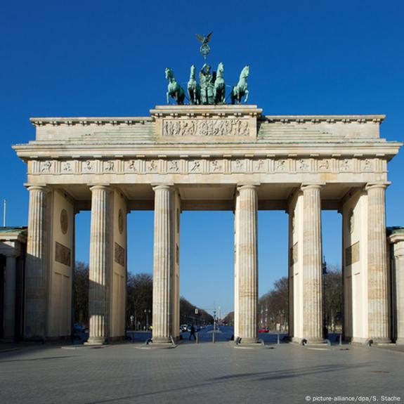 THE　ALFEE　in　BERLIN　at　Brandenburg　Tor THE ALFEE in BERLIN at Brandenburg Tor Brandenburg Gate