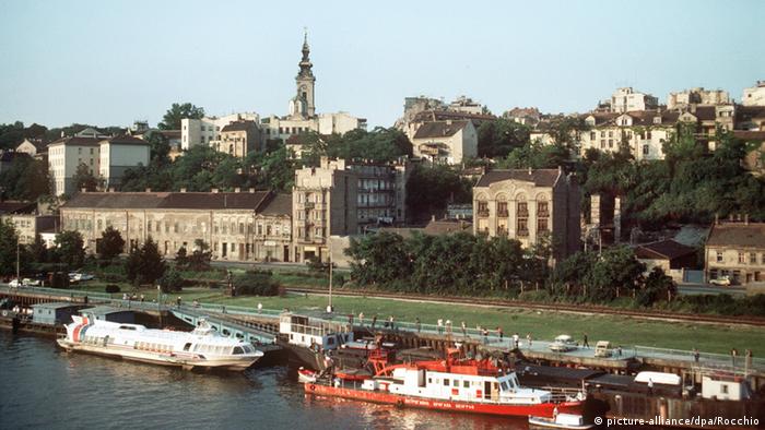 An old photo from September 1985 shows a Danube pier in Belgrade.