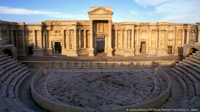 Islamic State Militants Plant Explosives At Palmyra S Ancient Ruins News Dw 21 06 15