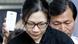 Cho Hyun Ah bei Verlassn des Gerichtsgebäudes in Seoul (Foto: picture-alliance/AP Photo/Lee Jin-man) Cho Hyun Ah bei Verlassn des Gerichtsgebäudes in Seoul (Foto: picture-alliance/AP Photo/Lee Jin-man)