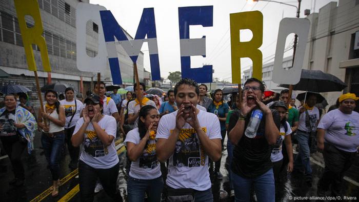  En toda Centroamérica Romero ya es visto como “un santo de las Américas”.