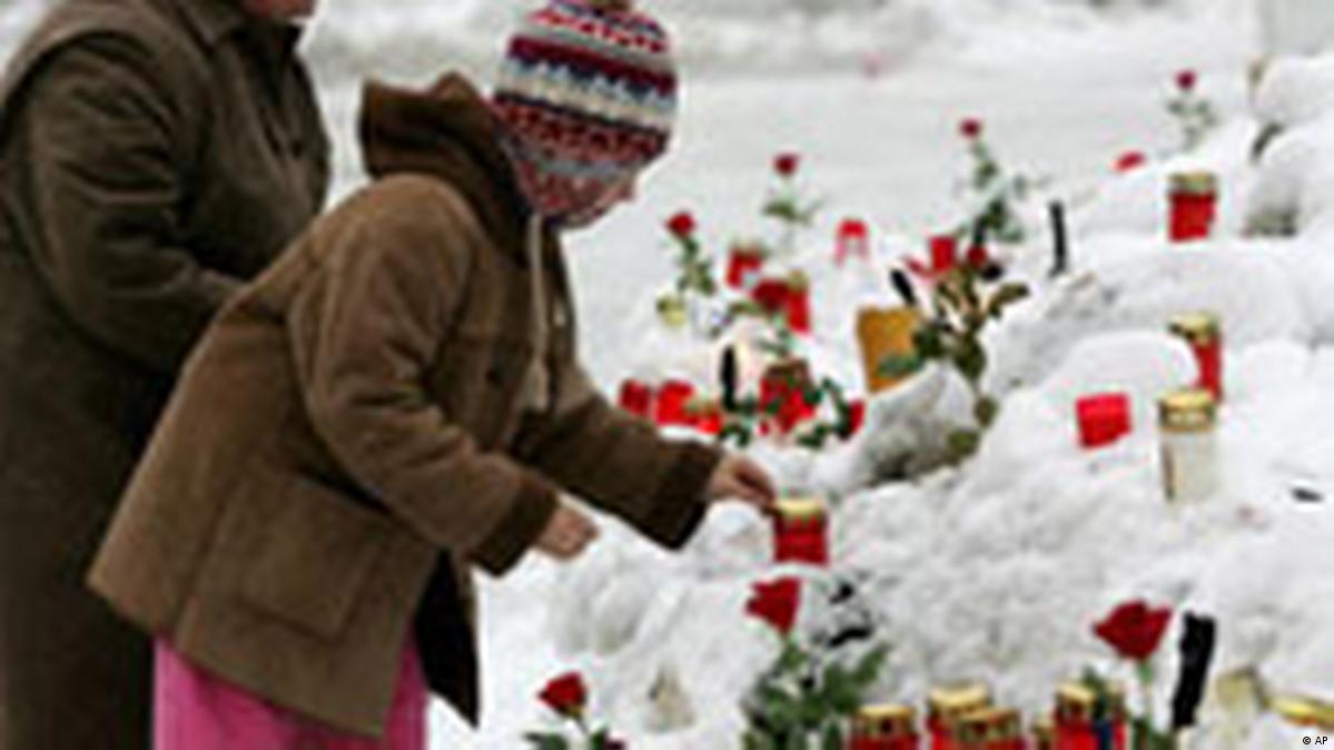 Victims of Ice Rink Disaster Mourned at Memorial Ceremony DW 01/08/2006