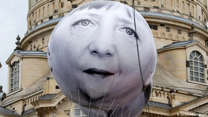 Bild des Tages Deutschland Ballon Merkel
