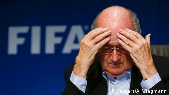 Αλλαγές στον τρόπο λειτουργίας της FIFA μετά τις πρόσφατες αποκαλύψεις για σκάνδαλα ζητούν οι ευρωβουλευτές