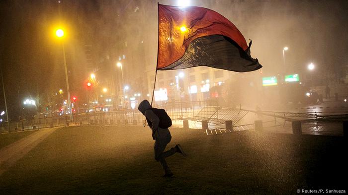 Chile Demonstration gegen Polizeigewalt in Santiago (Reuters/P. Sanhueza)