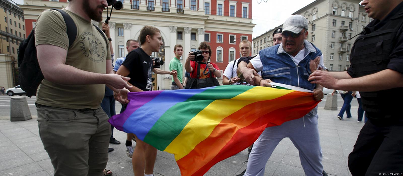 В ряде городов РФ поданы заявки на проведение гей-парадов – DW – 28.10.2016