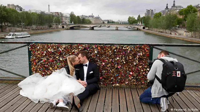 Frankreich Liebesschlösser in Paris werden entfernt