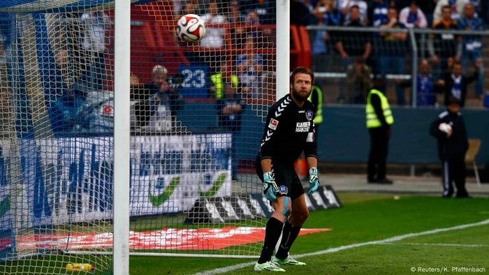 Deutschland Relegation Rückspiel Karlsruher SC vs. Hamburger SV (Reuters/K. Pfaffenbach)