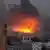 Rauch kräuselt sich aus einer aus der Luft bombardierten militärischen Einrichtung der Huthi-Rebellen in der jemenitischen Hauptstadt Sanaa (Foto: REUTERS/Mohamed al-Sayaghi)