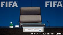 От ФИФА потребовали подтвердить уход Блаттера