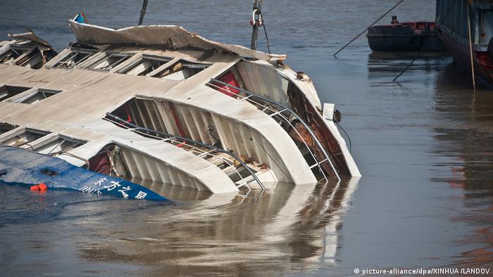 China Yangtze Fluss Eastern Star Passagierschiff Bergung