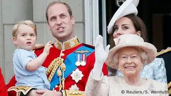 Großbritannien Queen Elizabeth II. feiert 89. Geburtstag