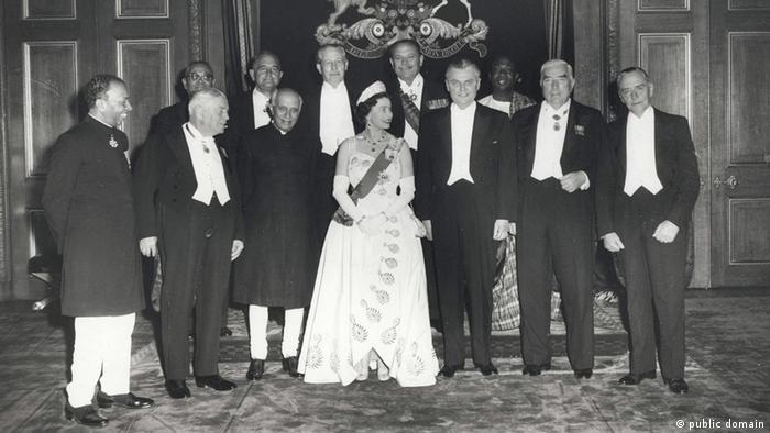 Königin Elisabeth II. und Politiker des Commonwealth im Windsor Castle (public domain)