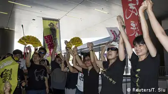 China Hongkong Parlament Abstimmung zu Wahlreform Jubel
