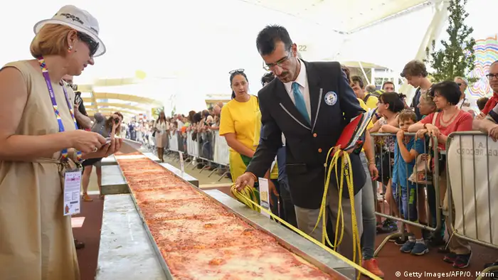 Längste Pizza der Welt auf Mailand Expo 2015