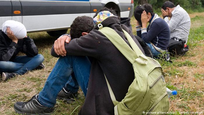 Gestrandet: Flüchtlinge an der ungarischen Grenze (Foto: dpa)