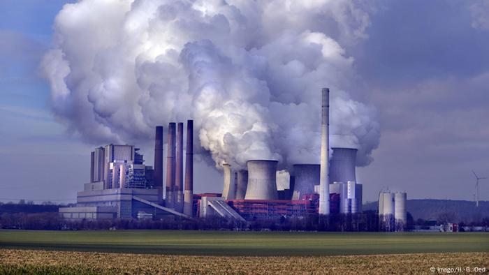 Deutschland Kohlekraftwerk Neurath