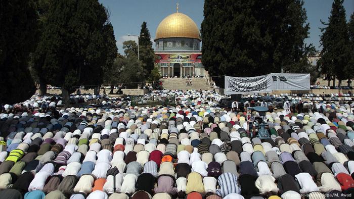 Israel Freitagsgebet Tempelberg Jerusalem (picture-alliance/dpa/M. Awad)