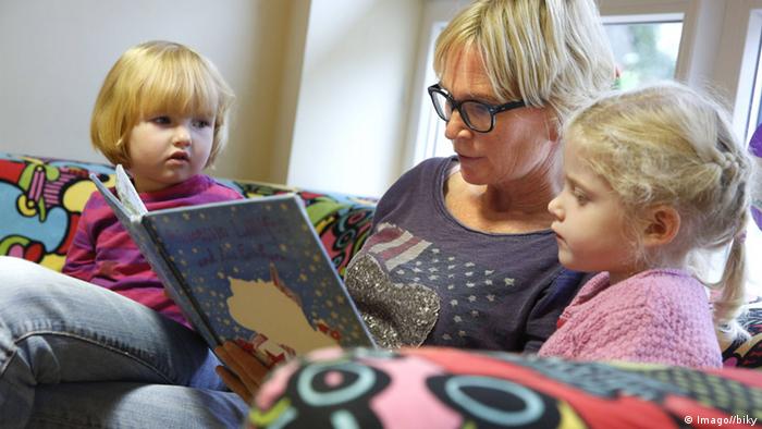 Iskustvo pokazuje da deca maternji jezik mogu da savladaju u kući, a nemački u školi