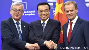 Chinesischer Premier Li Keqiang mit EU-Kommissionspräsident Juncker und Donald Tusk