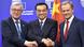 Chinesischer Premier Li Keqiang mit EU-Kommissionspräsident Juncker und Donald Tusk Chinesischer Premier Li Keqiang mit EU-Kommissionspräsident Juncker und Donald Tusk