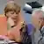 Deutschland: Bundestagsdebatte zu Griechenland, Merkel und Schäuble, 01.07.2015 (Foto: dpa/picture alliance)
