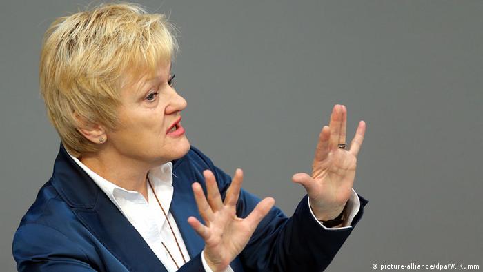Berlin Bundestag Debatte Sterbehilfe Renate Künast