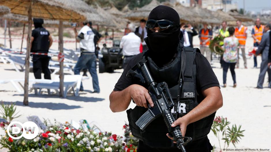 Tunisia Holds Eight Sousse Attack Suspects – DW – 07/02/2015