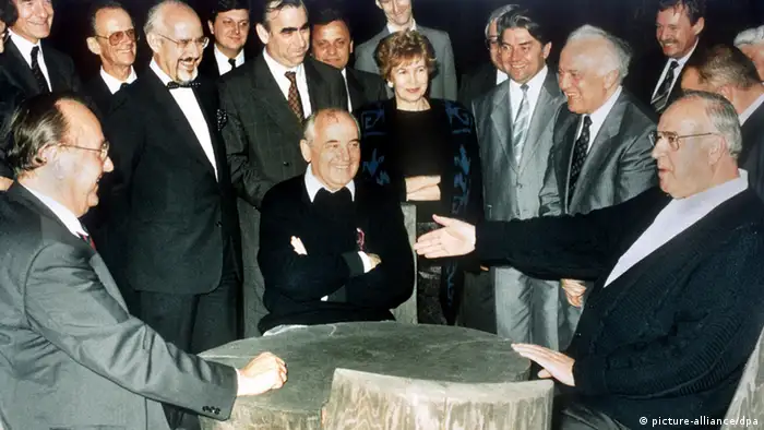 Kohl und Gorbatschow im Kaukasus