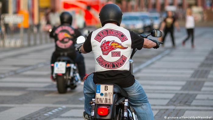 Bildergalerie Rocker Motorradclubs Kutten Kuttenverbot Red Devils 