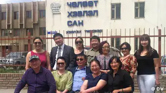 Members of Mongolia's first media council at the Press Institute of Mongolia (PIM) in Ulan Bator (photo: DW Akademie).