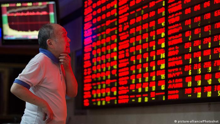 China sufre mayor caída de Bolsa de Valores en 8 años | El Mundo | DW | 27.07.2015