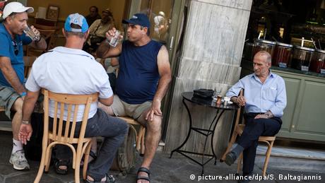 Атина полага всички усилия да убеди гърците да се ваксинират
