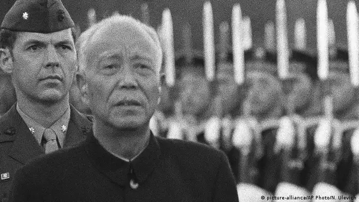 China Vizepremierminister Wan Li 1985