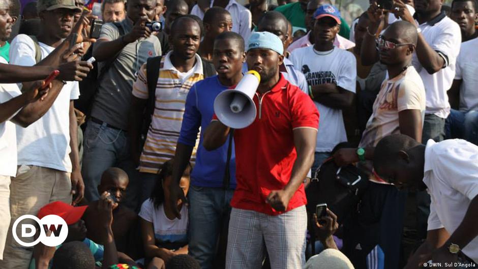 As Manifestações Que O Governo Angolano Não Consegue Evitar Dw 28072015 