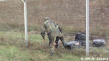Auf dem Bild: Schmuggler an der ukrainischrumänischen Grenze. Foto: Nataliya Zotova / DW