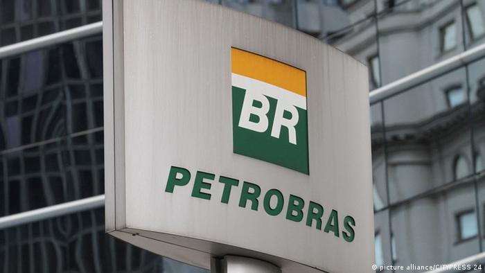 Brasilien, Petrobras Schild (picture alliance/CITYPRESS 24)