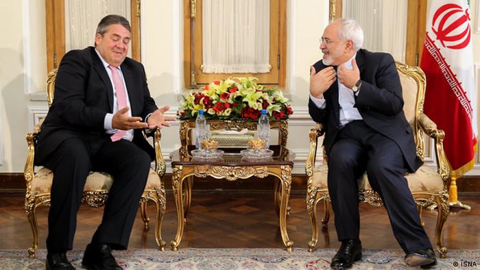Im Gespräch: Wirtschaftsminister Gabriel und der iranische Außenminister Zarif (Foto: ISNA)
