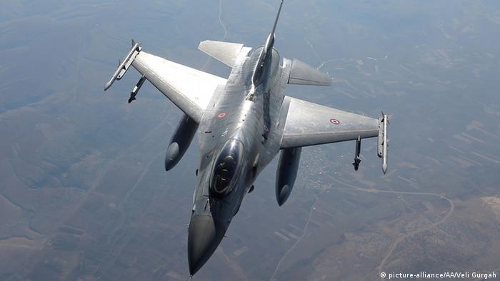 Чрез сделката за F-16 България си купува сигурност и циментира