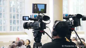 Videoaufzeichnungen der Blue Room Talks in Bonn (Foto: DW Akademie/Friederike Rohmann).