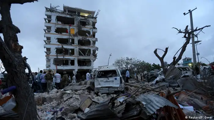 Somalia Selbstmordanschlag auf Hotel in Mogadischu
