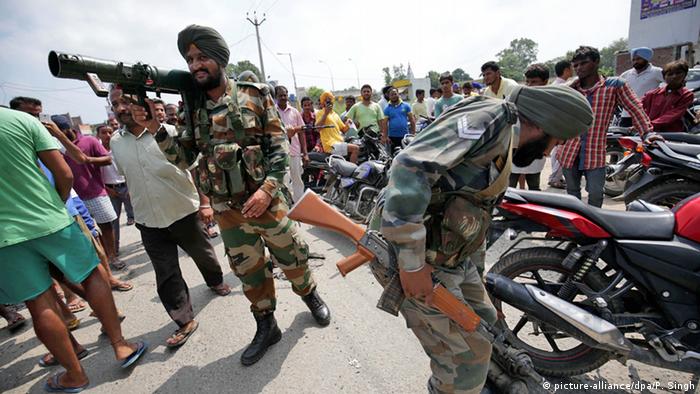 Indien Angriff Polizeistation Punjab Dinanagar in Gurdaspur