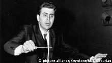 Der griechische Komponist, Saenger und Orchesterleiter Mikis Theodorakis, undatierte Aufnahme.