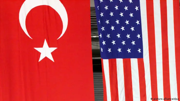 USA Türkei Flaggen Symbolbild