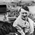 عکسی از آدولف هیتلر، صدراعظم و پاول هیندنبورگ، رئیس جمهور آلمان در دوران رایش سوم