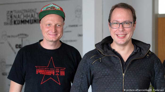 Andre Meister and Markus Beckedahl Britta Pedersen/dpa