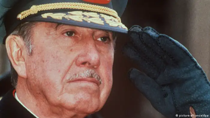 Chile Augusto Pinochet (picture-alliance/dpa)