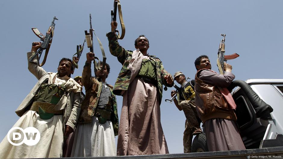 Yemen's rebels mark anniversary of 'revolution' – DW – 09/21/2015