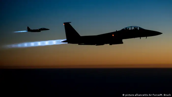 Symbolbild Luftangriffe der USA gegen IS